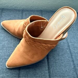 Women's Tan Mules
